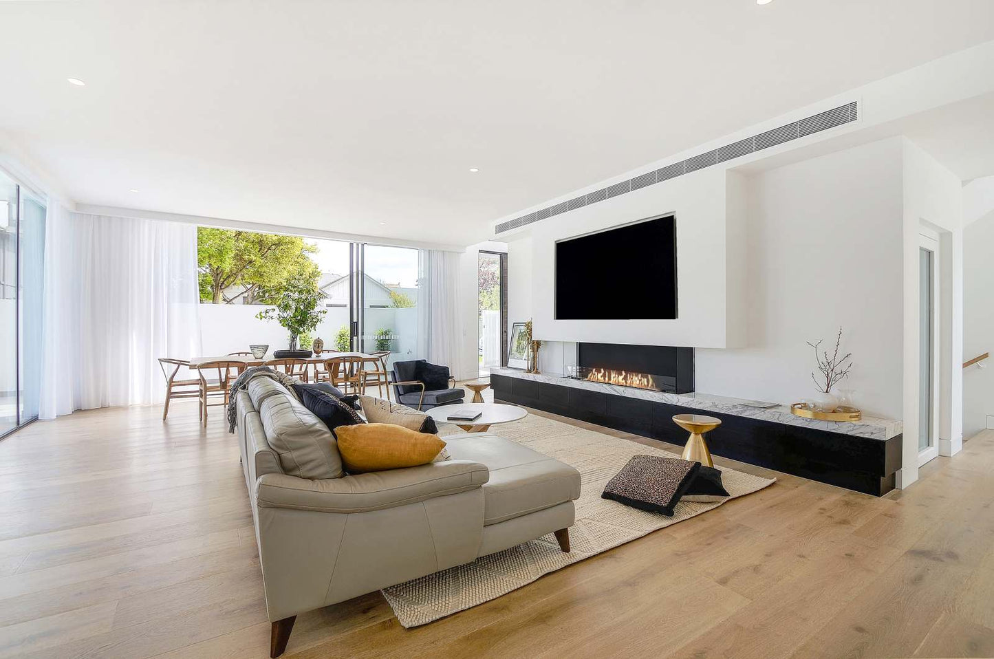 EcoSmart - Flex Fireplace 68BY - Bay - Black