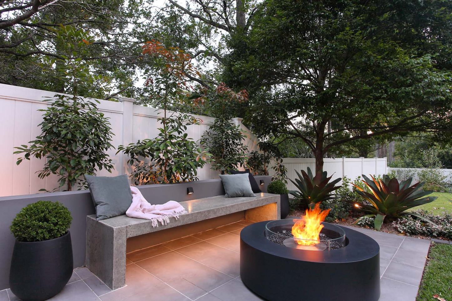 EcoSmart Fire - Ark 40 - Fire Pit Table - Graphite